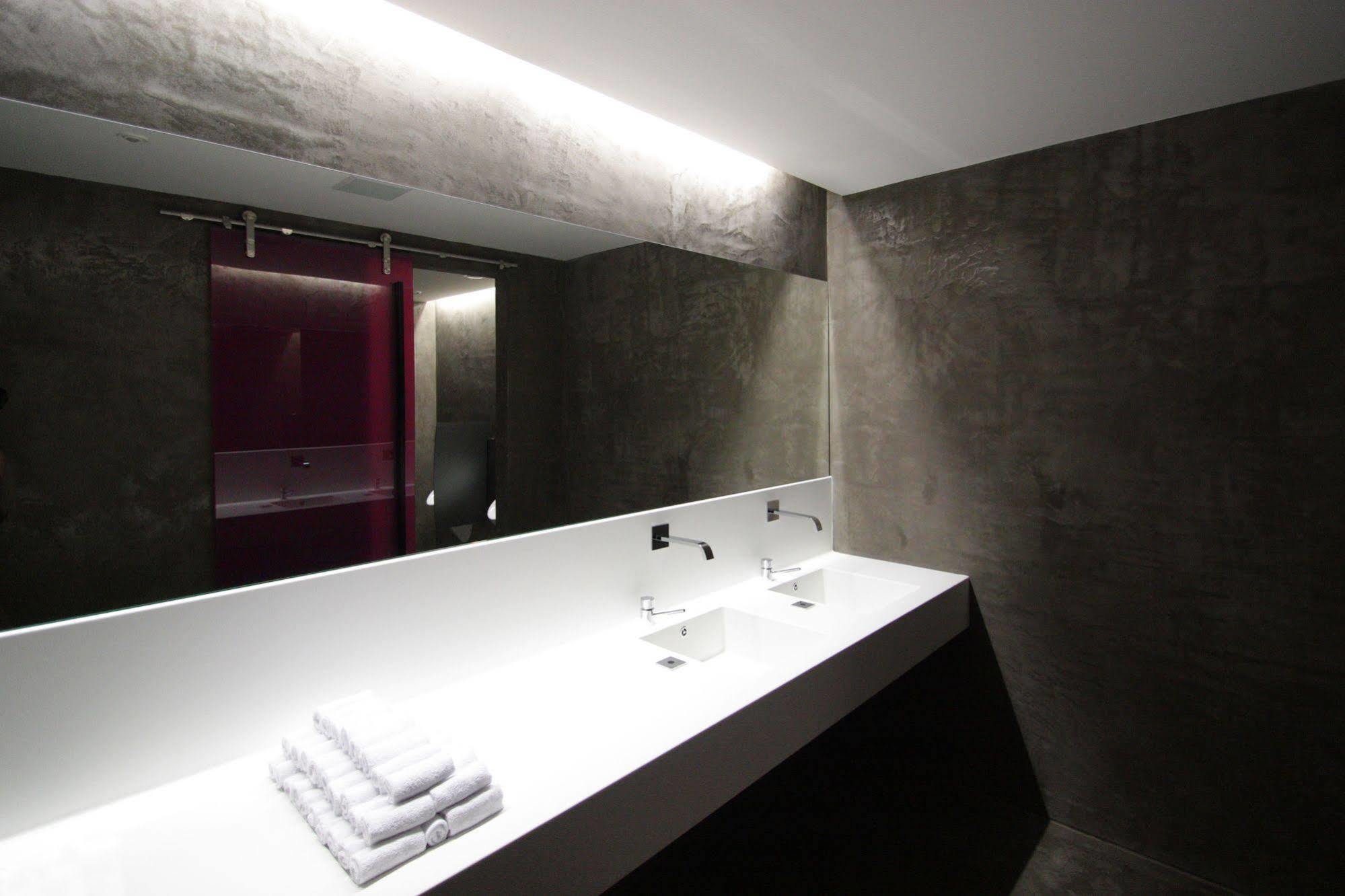 Miura Hotel เชลาดนา ภายนอก รูปภาพ
